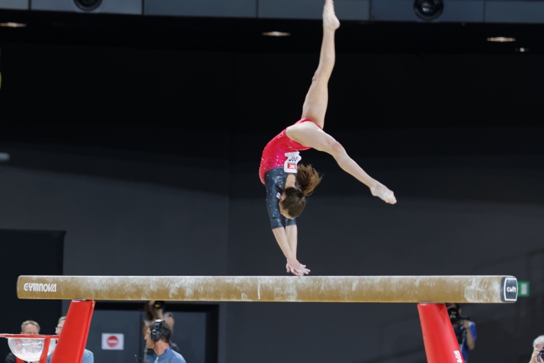 2015_European_Artistic_Gymnastics_Championships_-_Balance_beam_-_Andreea_Munteanu_09.jpg